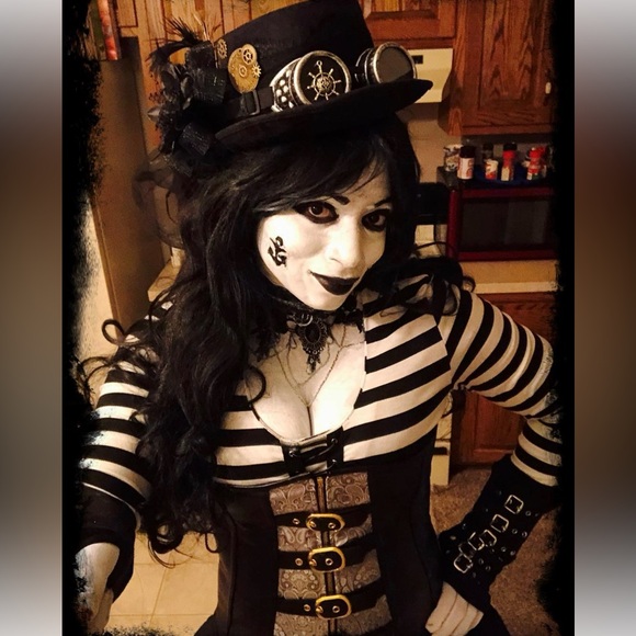 Meet your Posher, Kris - Picture 9 of 17